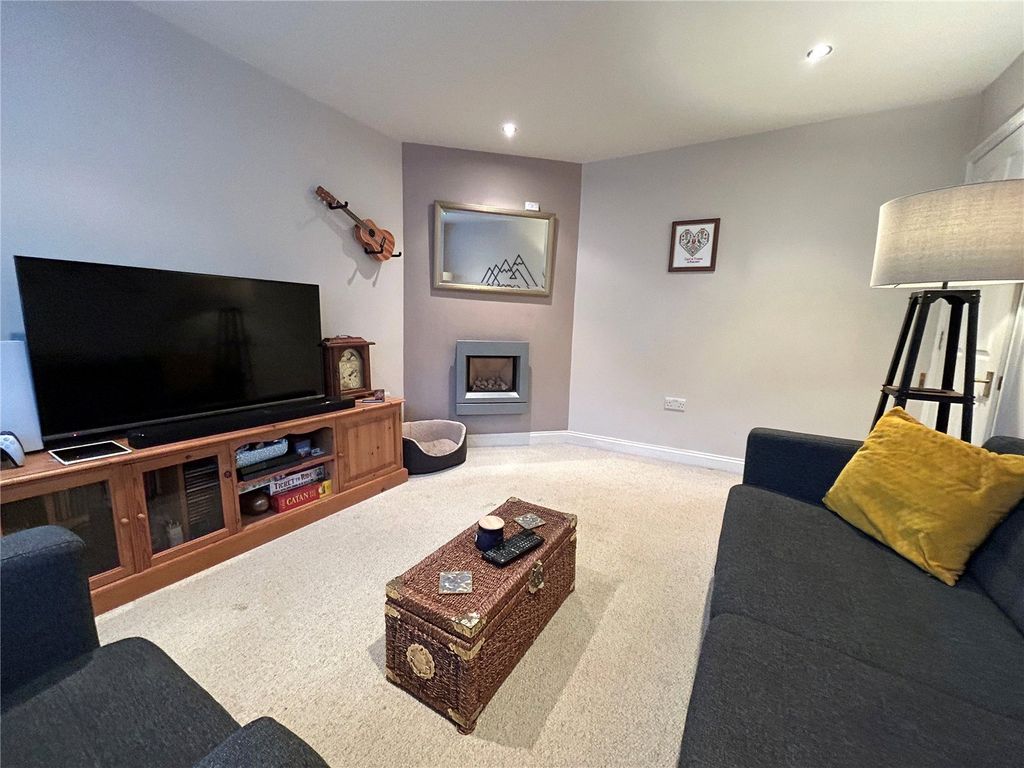 Property photo 3 of 23 Picture No. 15