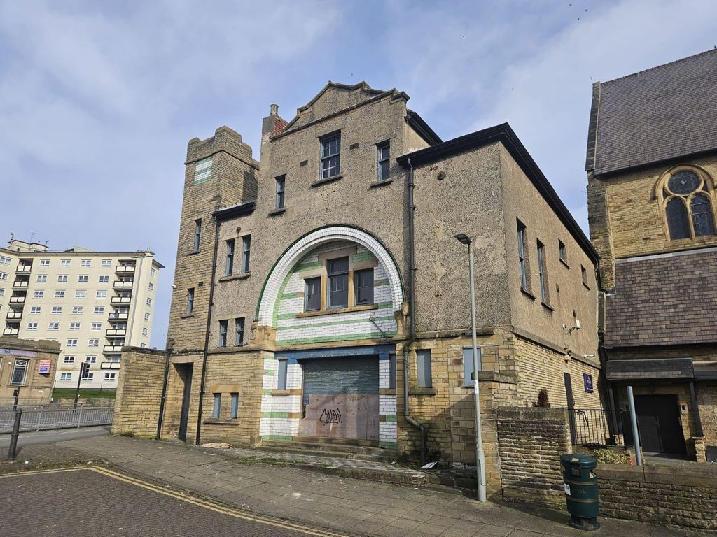 Property photo 2 of 3