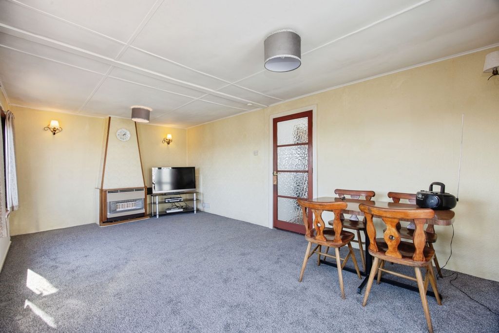 Property photo 3 of 21 Pbox-Img.Jpg