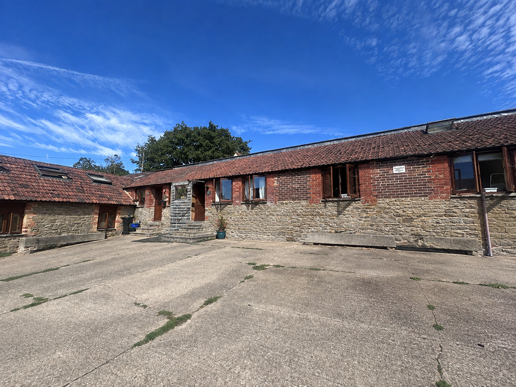 Property photo 1 of 8 Exterior