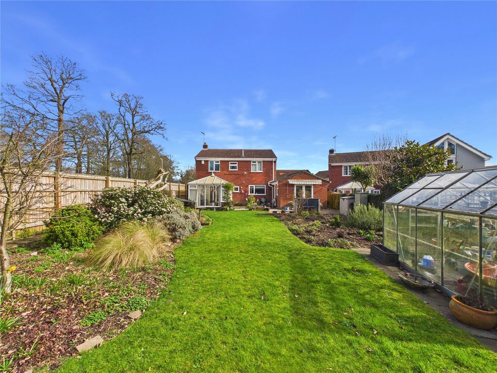 Property photo 2 of 18 Picture No. 15