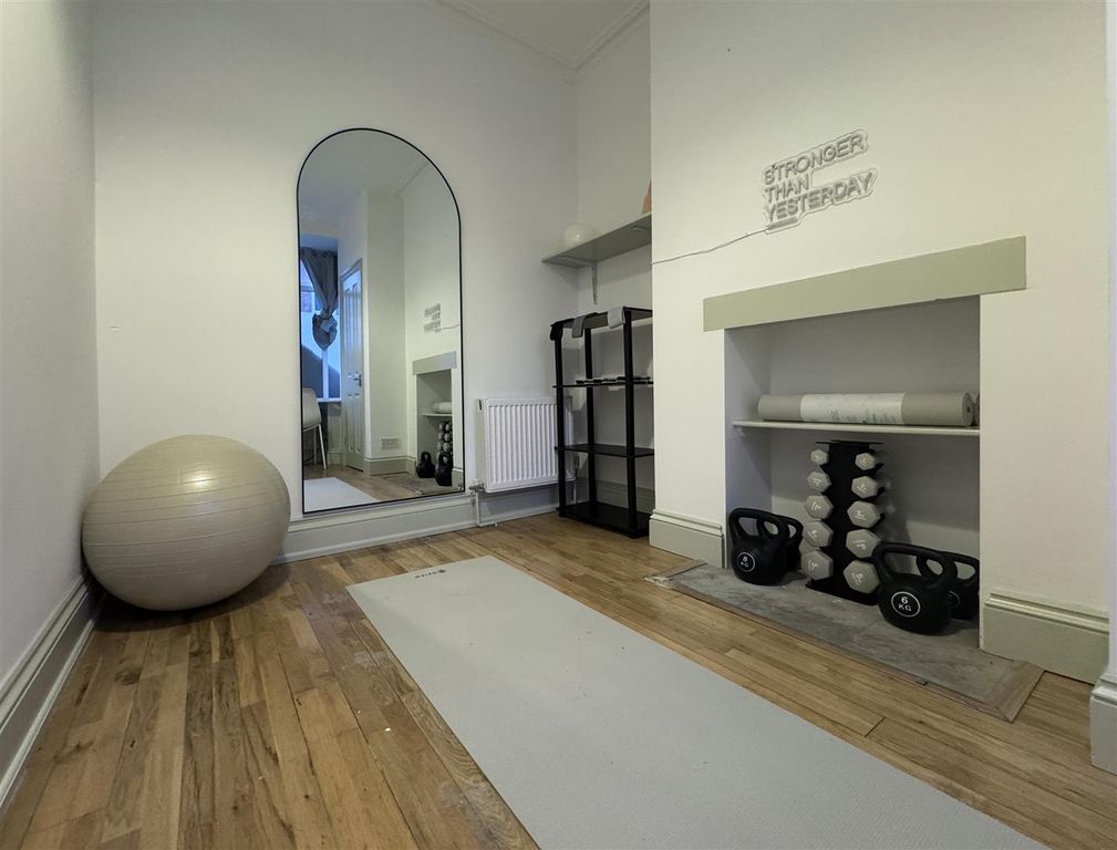 Property photo 1 of 21 Fitness Studio
