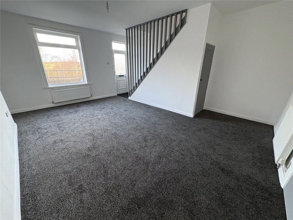 Property photo 2 of 16 Picture No. 13