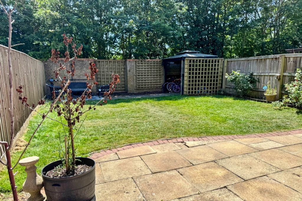 Property photo 2 of 12 Newfrontportalsize