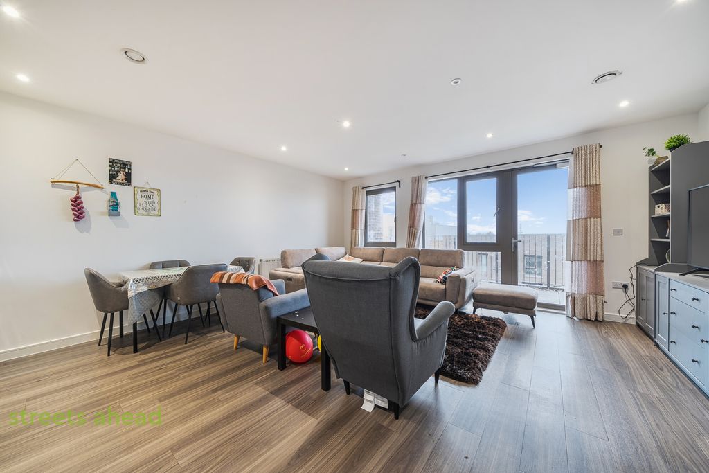 Property photo 1 of 15 6Bd8d9F8-27F6-44B...