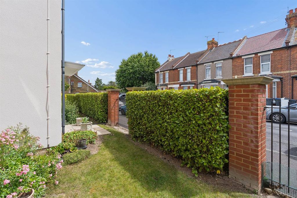 Property photo 2 of 14