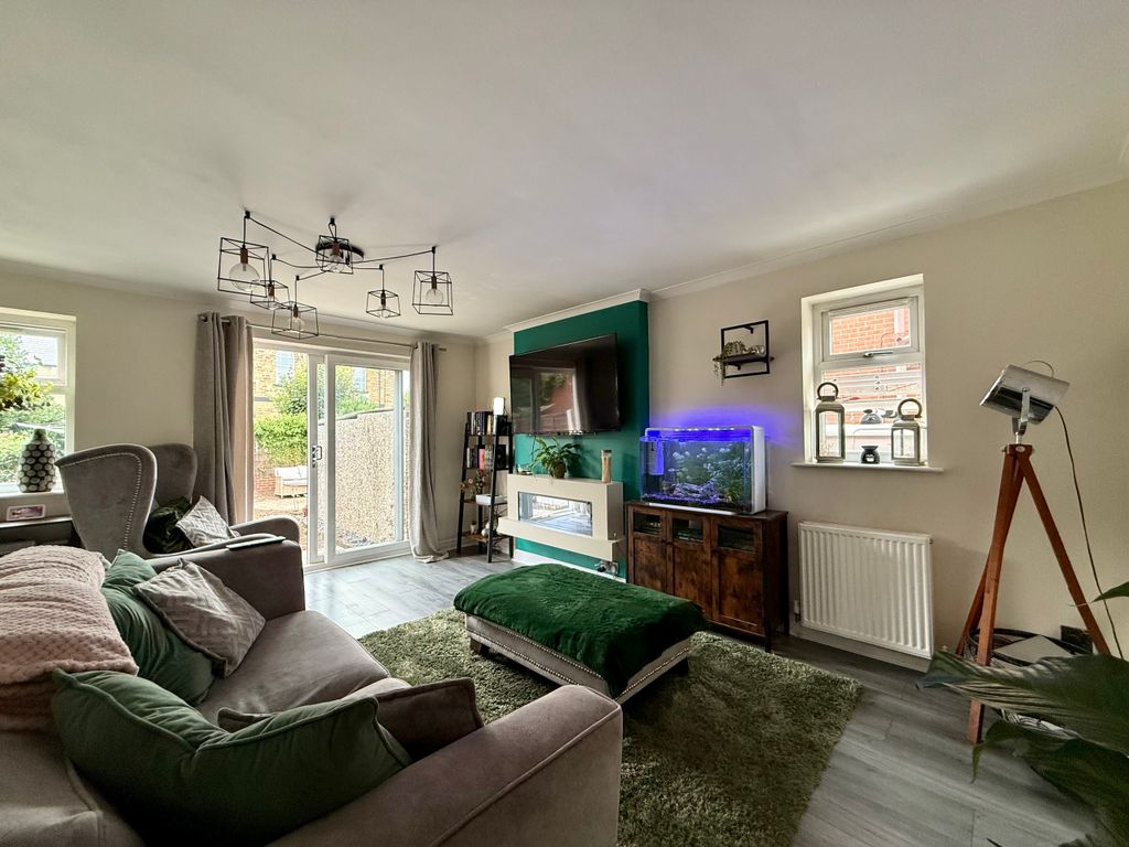 Property photo 3 of 18 Img_5383