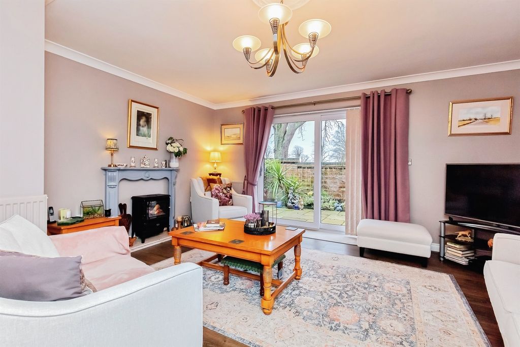 Property photo 2 of 21