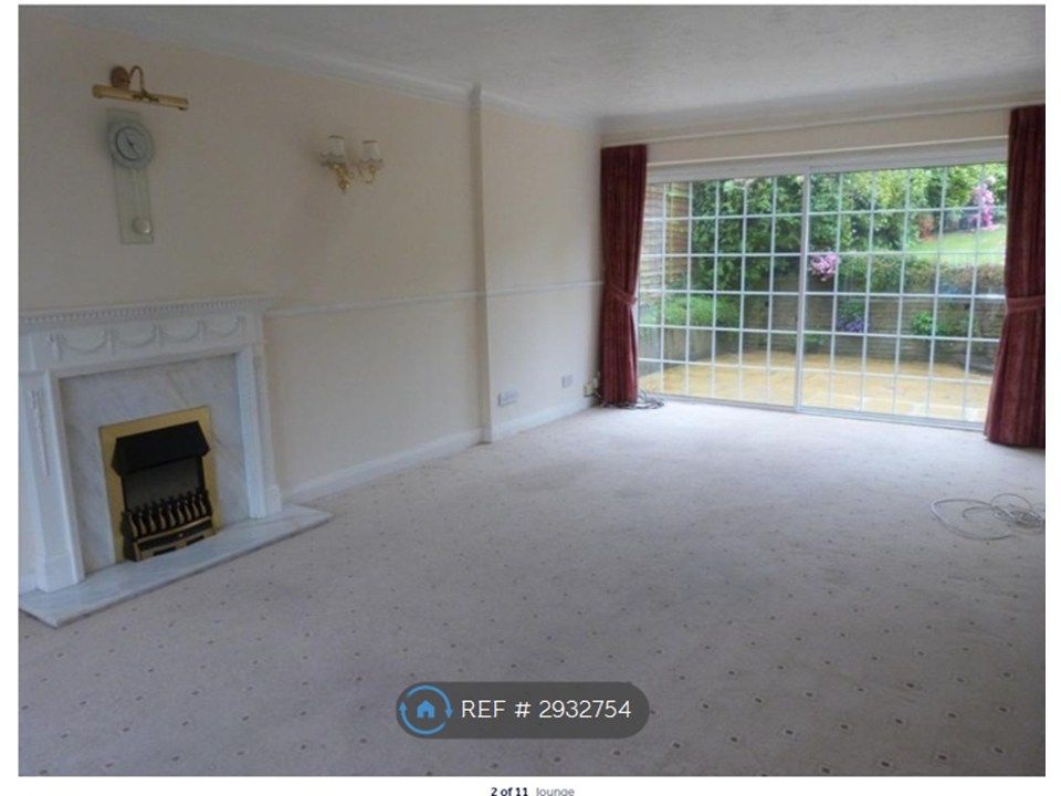 Property photo 2 of 11 Living Room