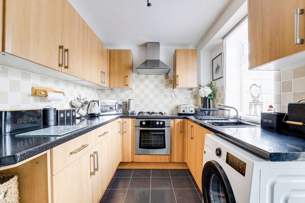 Property photo 3 of 19