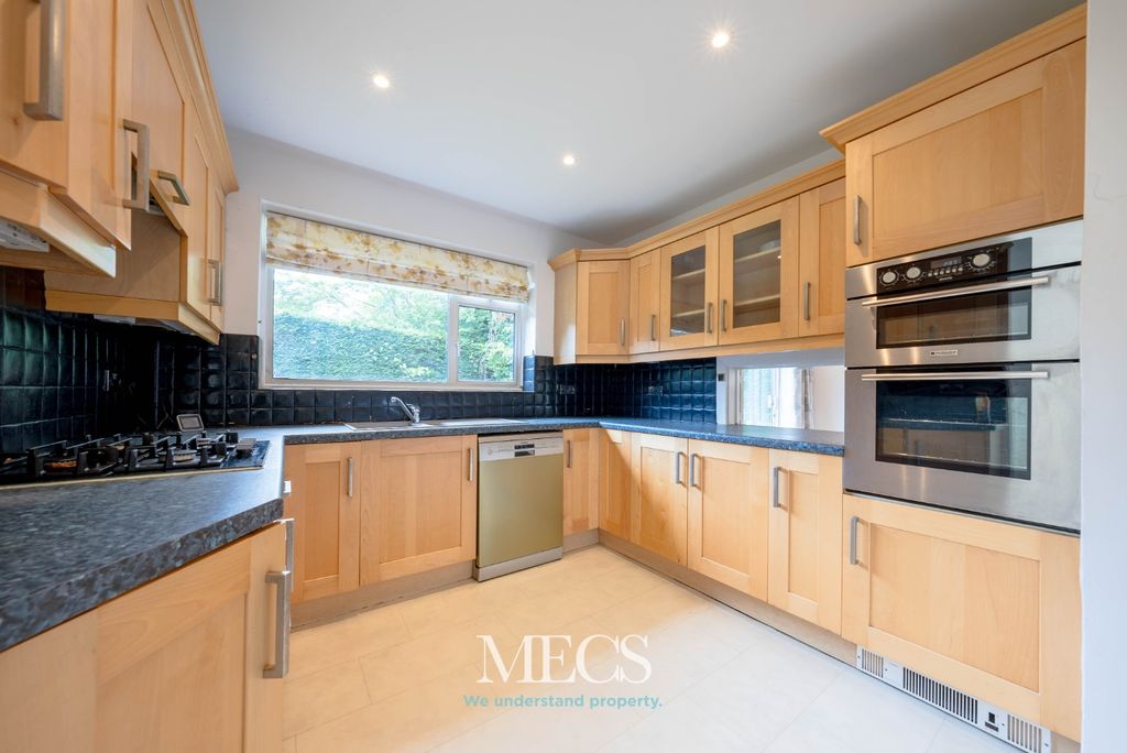 Property photo 3 of 26 4951213