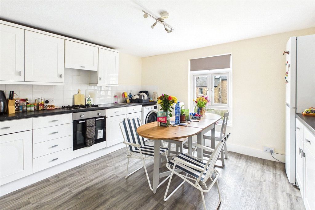 Property photo 2 of 9 Picture No. 06