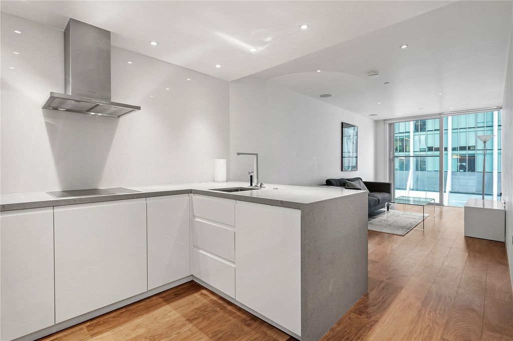 Property photo 3 of 16 Kitchen