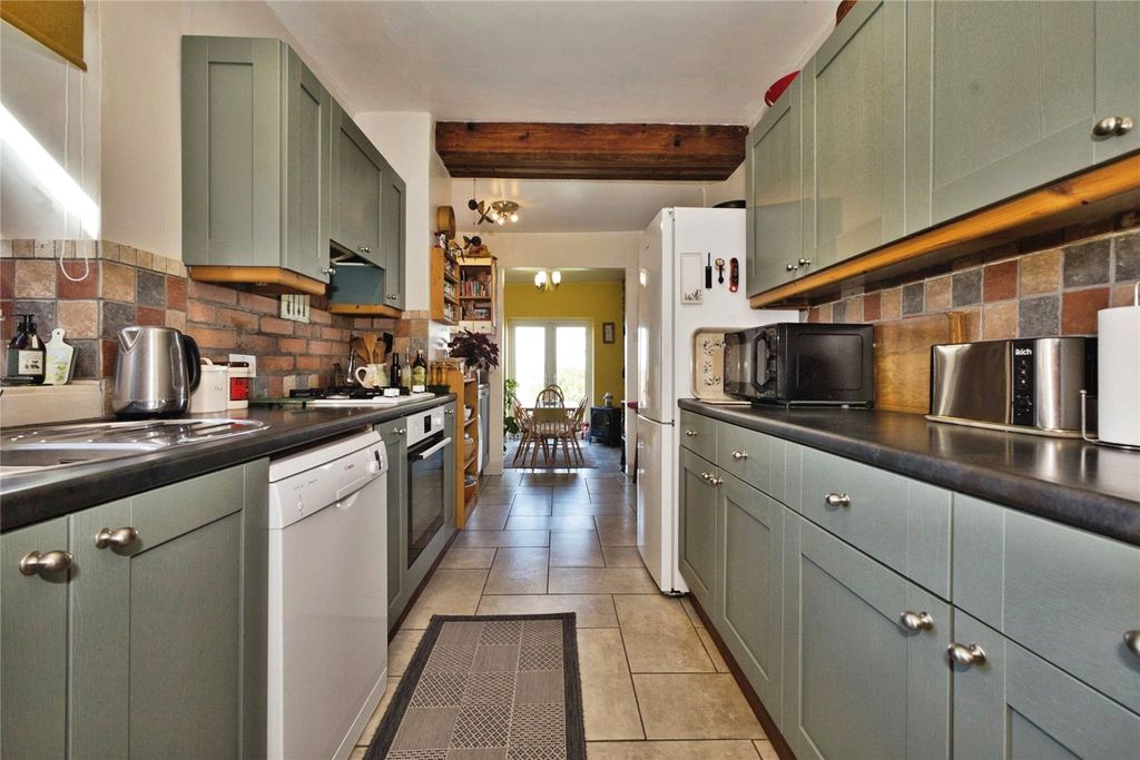 Property photo 3 of 19 Picture No. 06