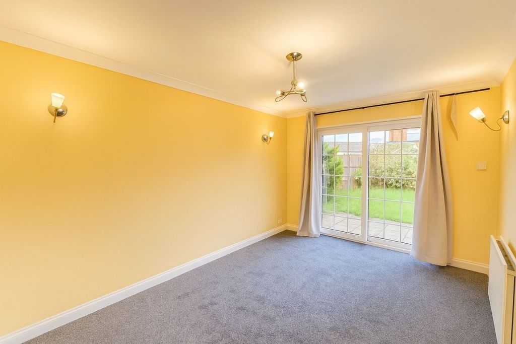 Property photo 3 of 12