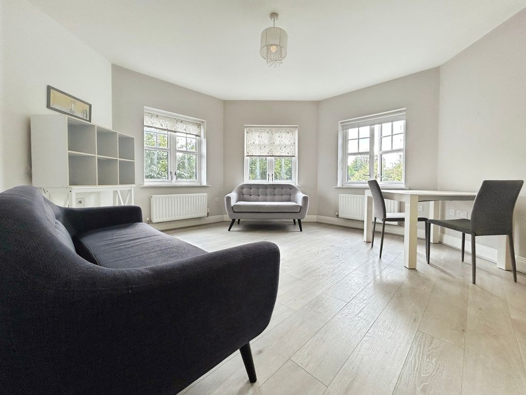 Property photo 2 of 10 Pbox-Img.Jpg