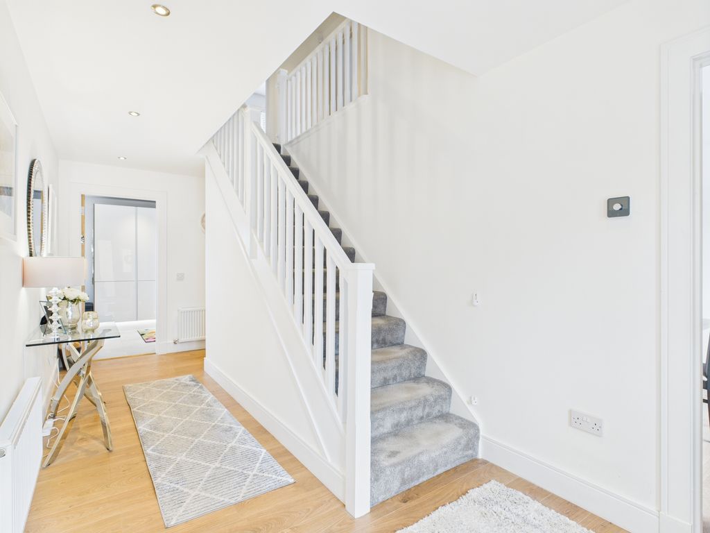 Property photo 3 of 43