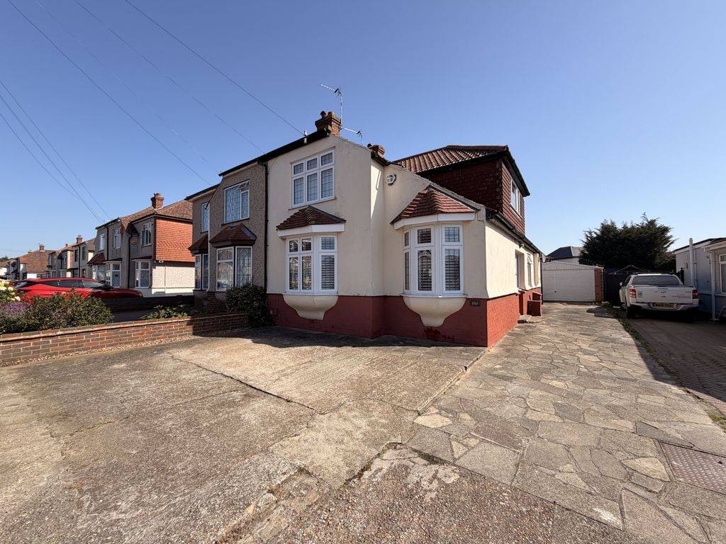 Property photo 1 of 26 Presented By Clinton At Ewemove Bexleyheath And Da