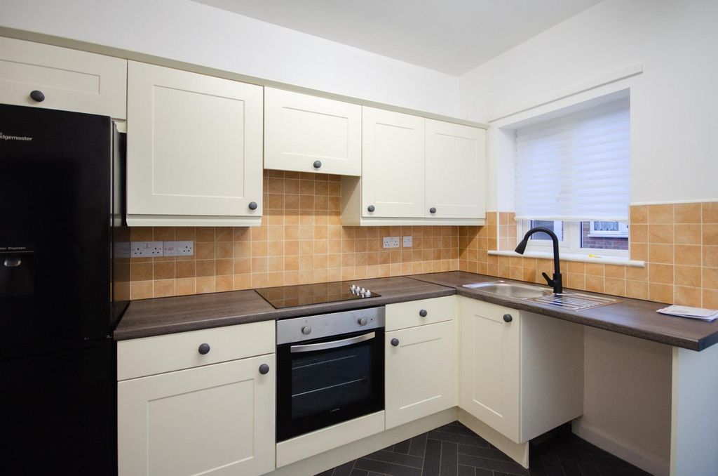 Property photo 2 of 6