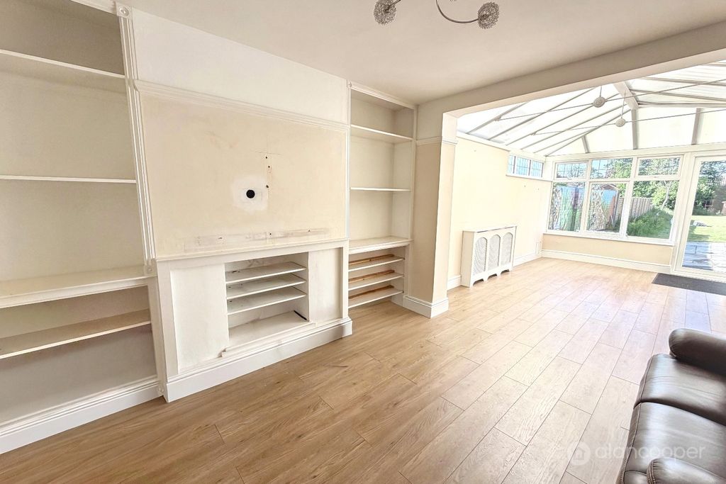 Property photo 3 of 14 4894365