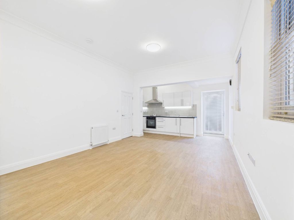 Property photo 1 of 5 4373702