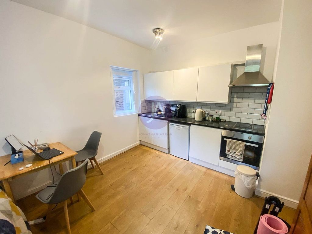 Property photo 2 of 4 Picture No. 14