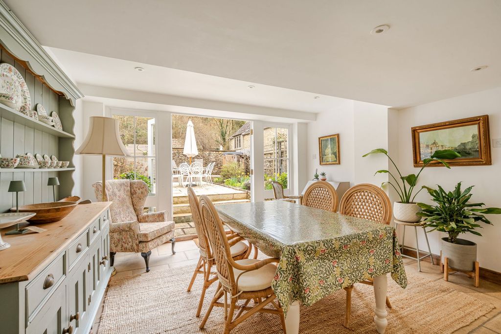 Property photo 3 of 21