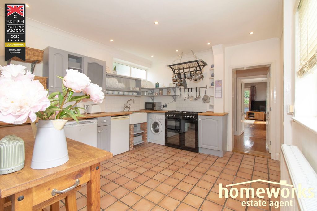 Property photo 3 of 22