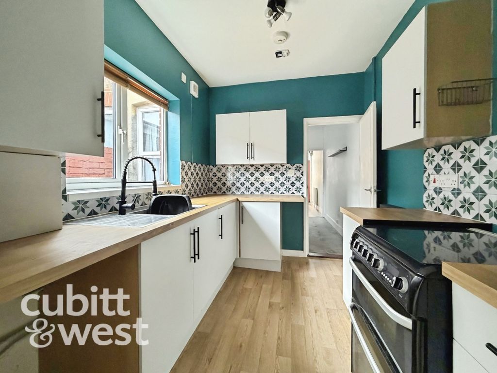 Property photo 2 of 9