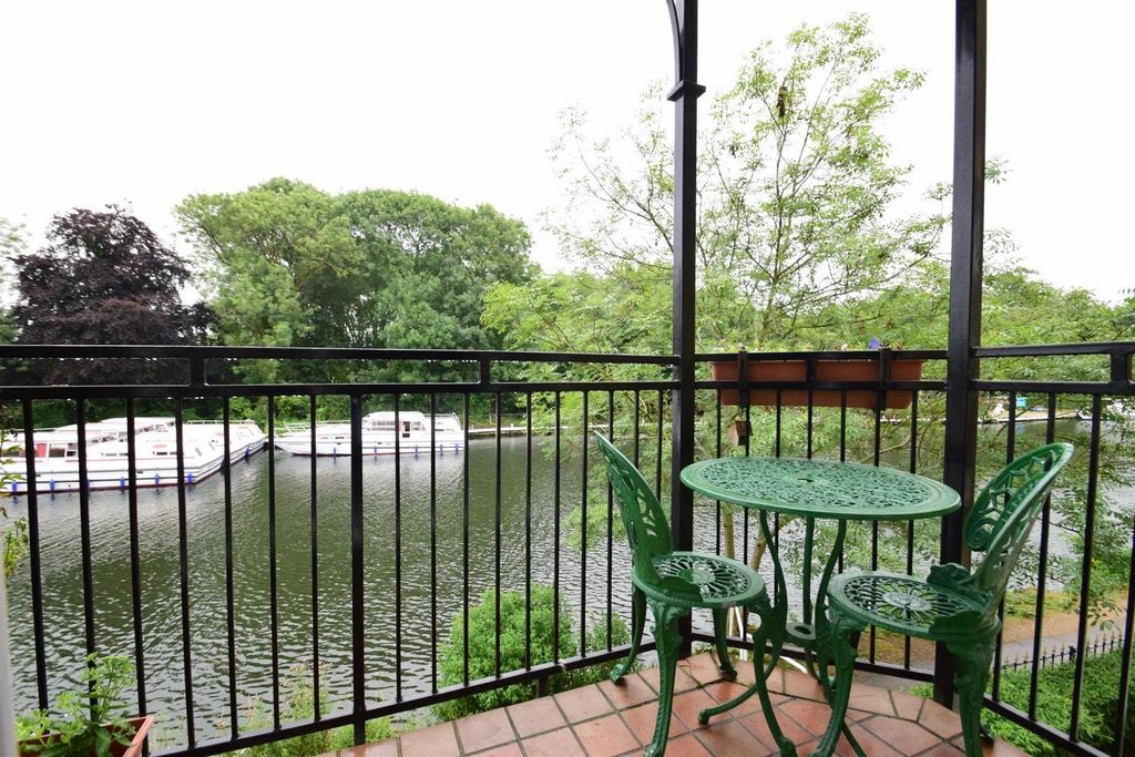 Property photo 3 of 12 0U01Swa5.Png