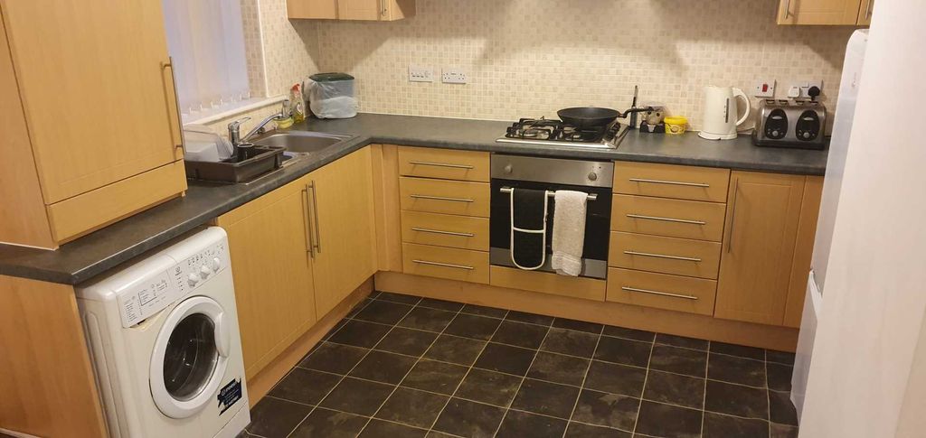 Property photo 2 of 9