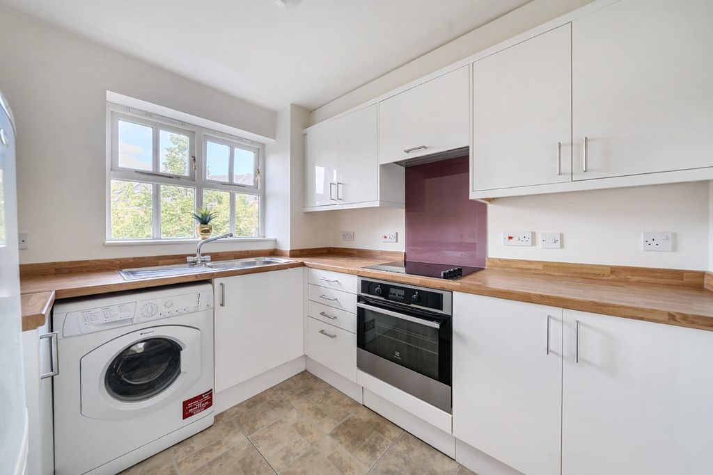 Property photo 3 of 10 Picture No. 02