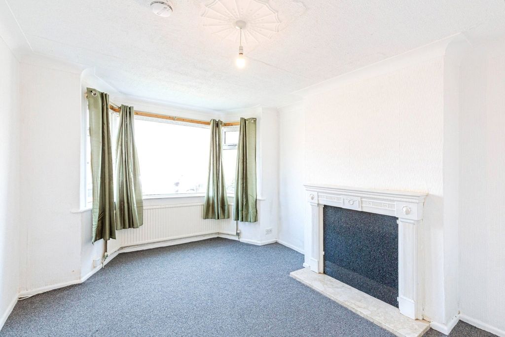 Property photo 2 of 18 Photo