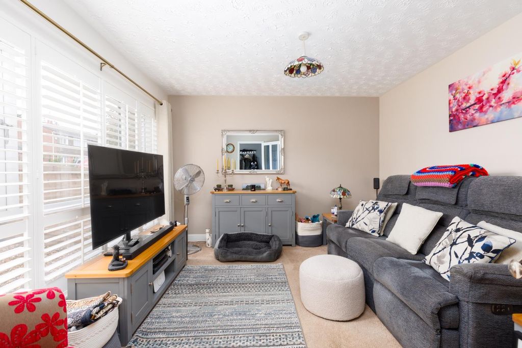 Property photo 1 of 20 26 Hillsborough Road-12.Jpg