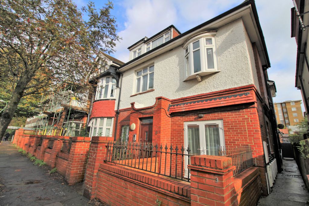 Property photo 3 of 14 1