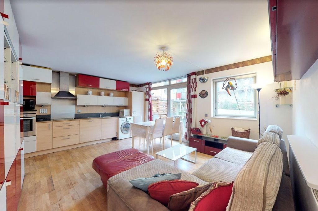 Property photo 1 of 14 Kitchen/Reception