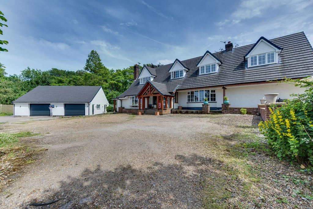 Property photo 2 of 54