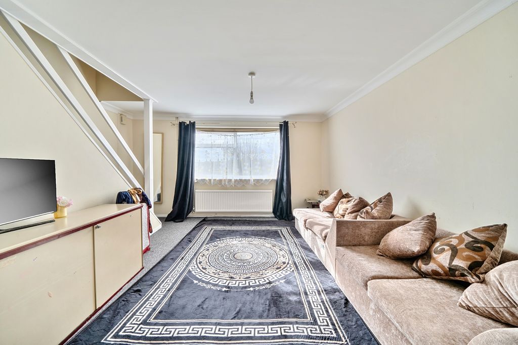 Property photo 3 of 17 Photo 2