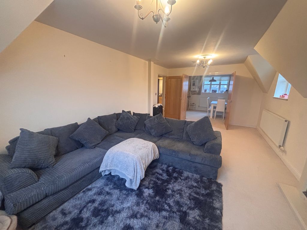 Property photo 3 of 18 Image