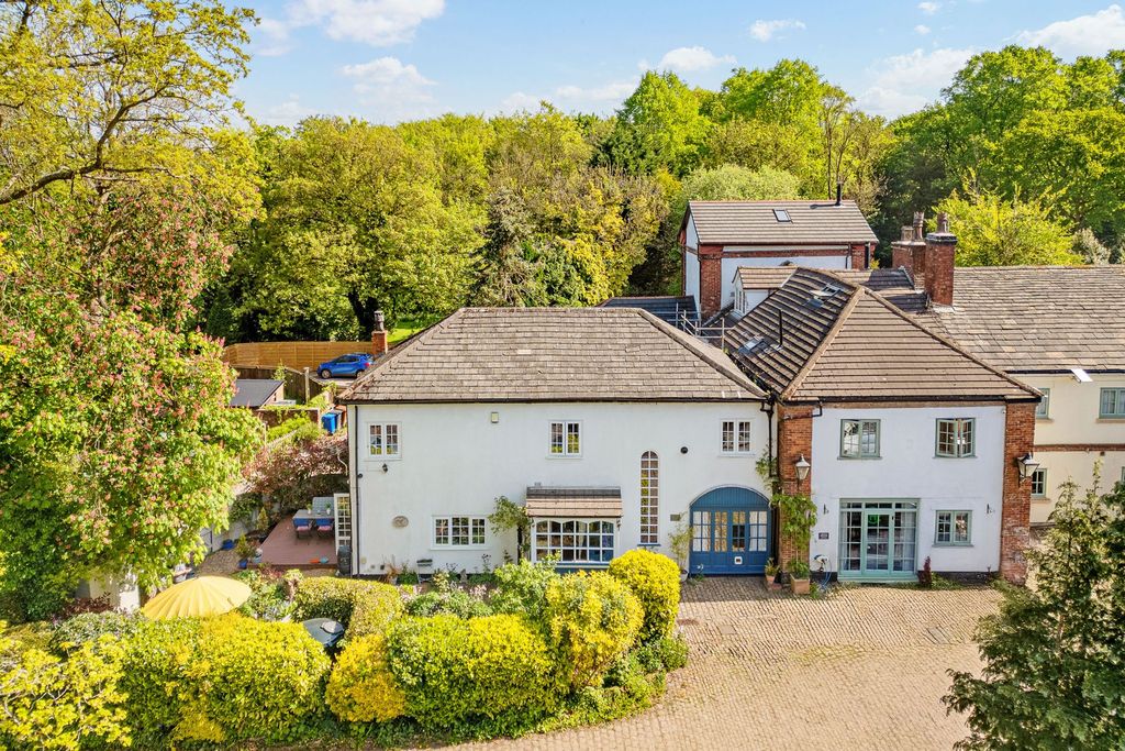 Property photo 1 of 35