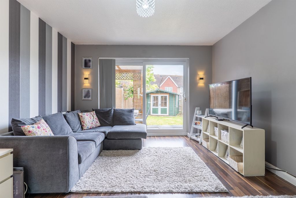 Property photo 2 of 15 5142494