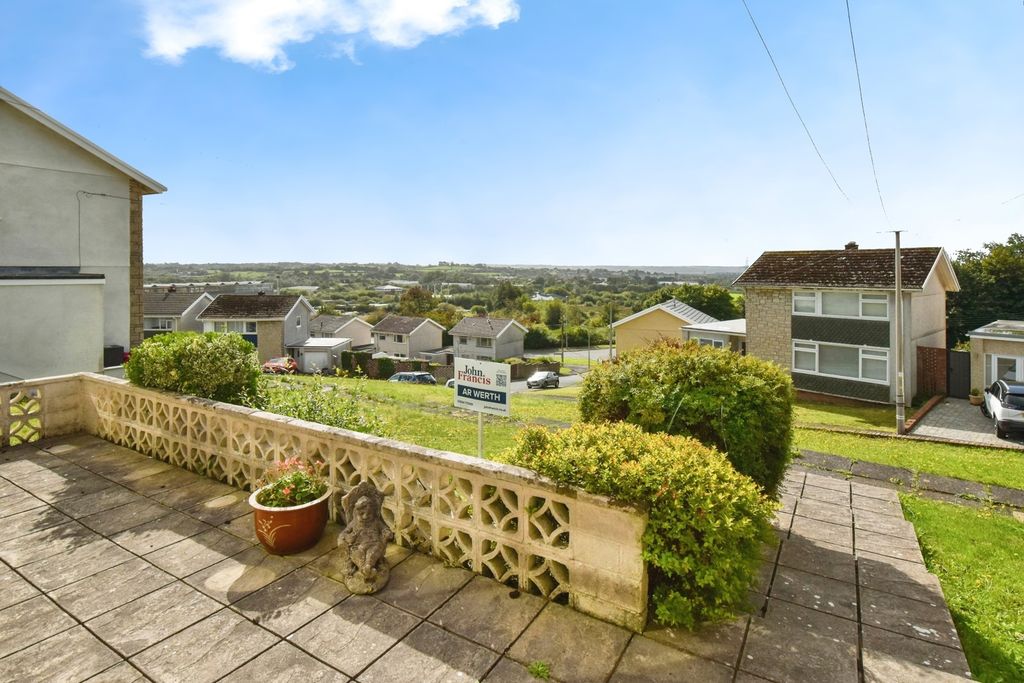 Property photo 2 of 18 Photo