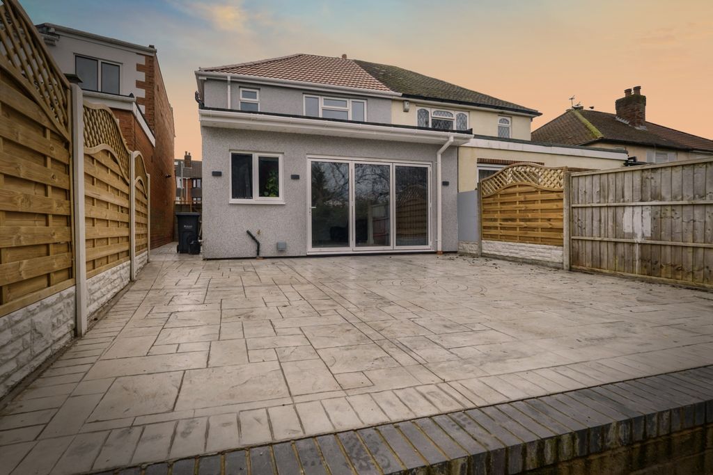 Property photo 2 of 23 0024