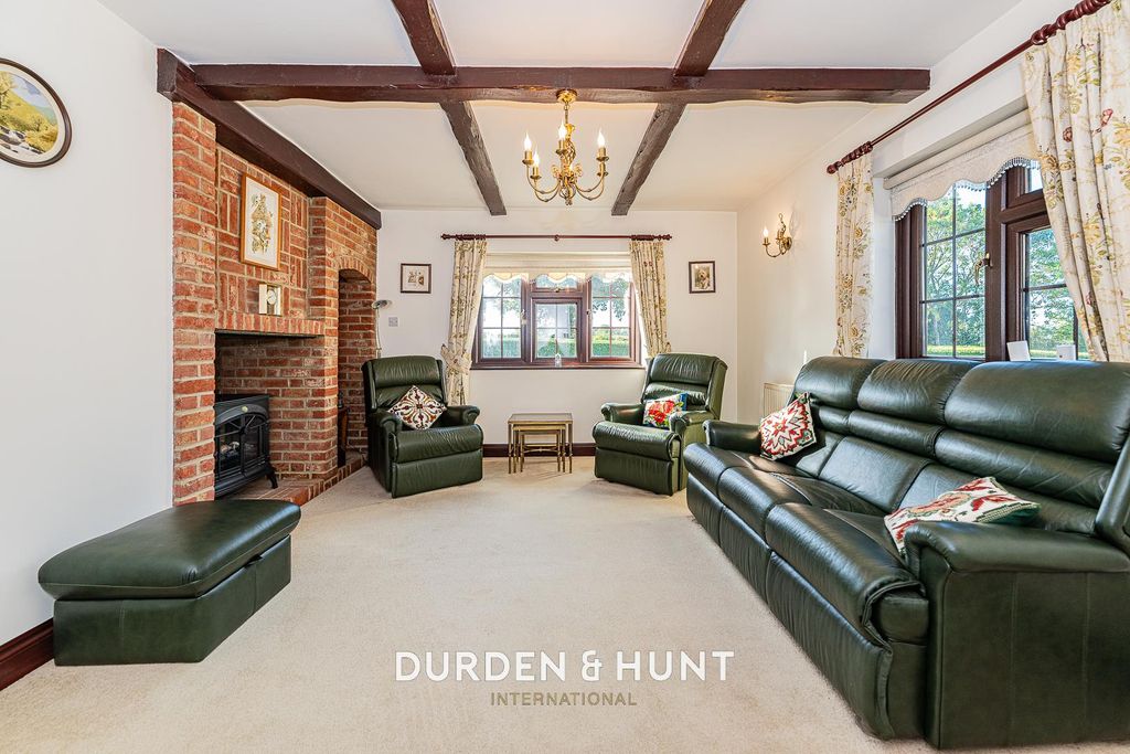 Property photo 2 of 32 Chelmsford-24.Jpg