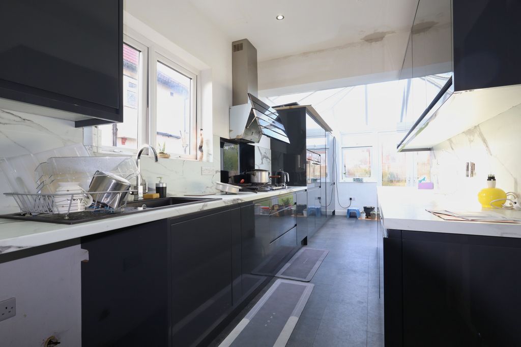 Property photo 3 of 15 Image