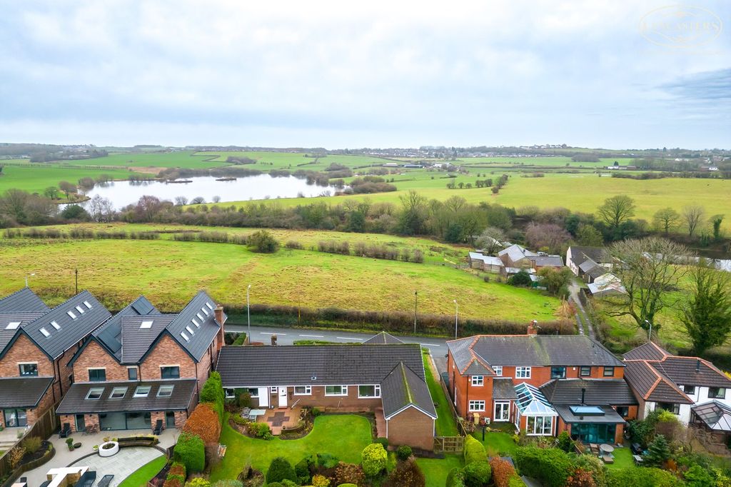 Property photo 2 of 21 Location