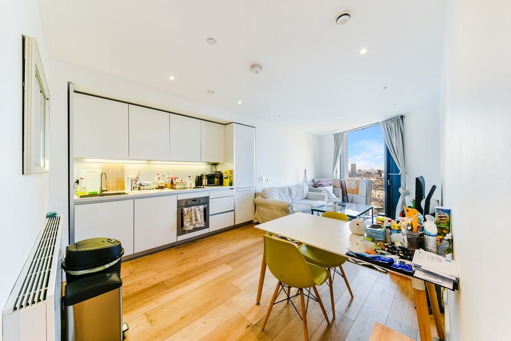 Property photo 2 of 10 The Strata, 2111 (6)