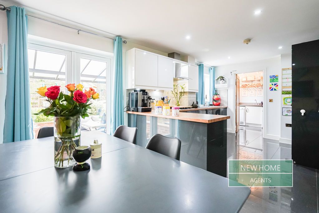 Property photo 2 of 53 Photo 19