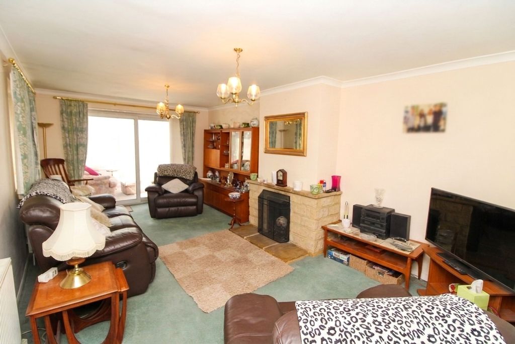 Property photo 3 of 17