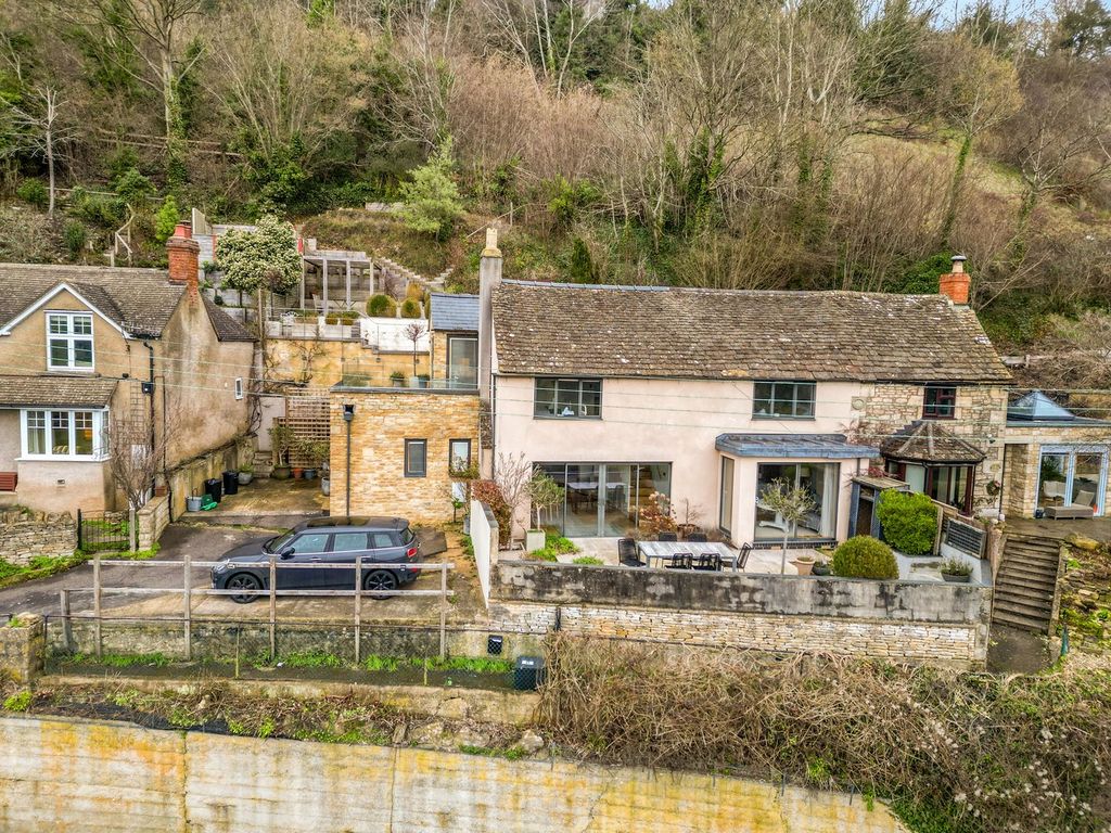 Property photo 1 of 21